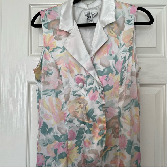 Vintage silky floral double breasted jumpsuit, Five to Nine Vanity Fair, size M - Picture 2 of 5
